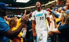 九游体育平台-包含篮球明星风光无限，人气持续攀升的词条