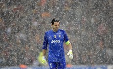 九游体育APP-东方羊城鏖战北美雄鹿，布伦森统治之夜与篮球文化的越洋对话