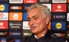 九游娱乐app下载-曼联球员公开不满主帅战术，引发团队危机的简单介绍