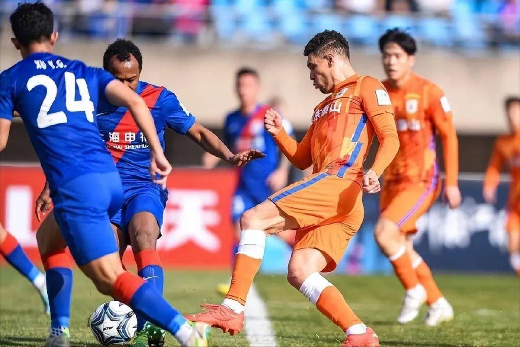 亚冠赛事竞争激烈，球队实力角逐蓄势待发的简单介绍