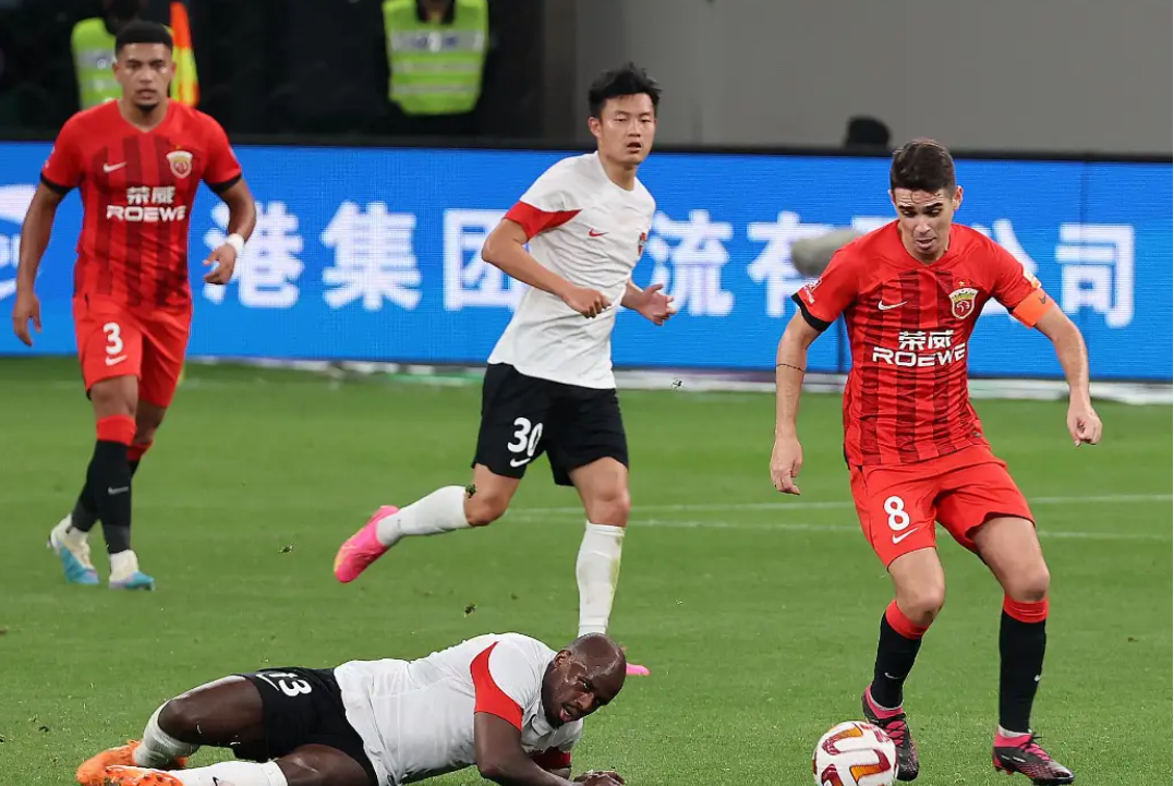 包含双外援发挥出色,助力上海队在主场领先的词条 包含双外援发挥出色,助力上海队在主场领先的词条