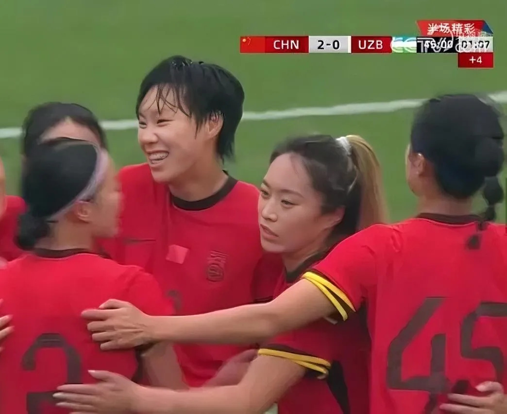 包含争霸赛激发斗志，女足赛场红红火火的词条